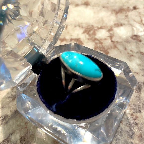 Vintage Native American Turquoise Silver Ring - Picture 3 of 6